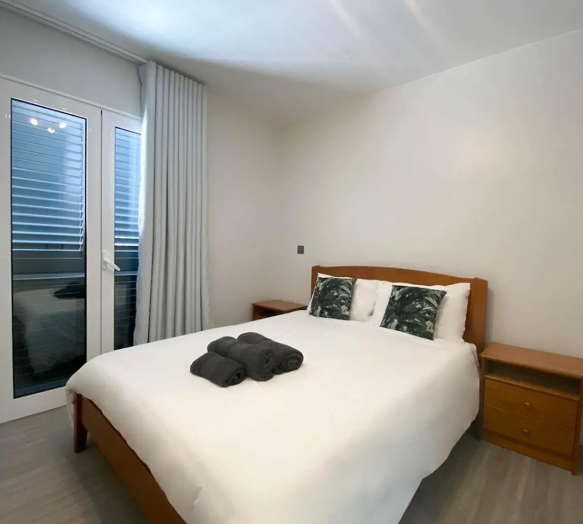 Modern And Central Town Apartment Machico  Machico (Madeira)