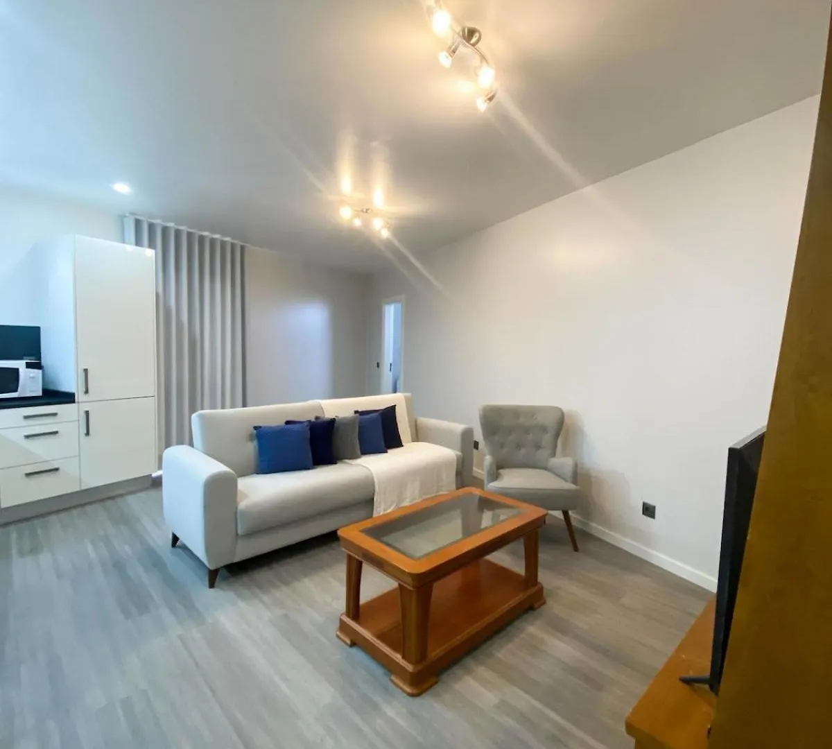 Modern And Central Town Apartment Machico  Portugal