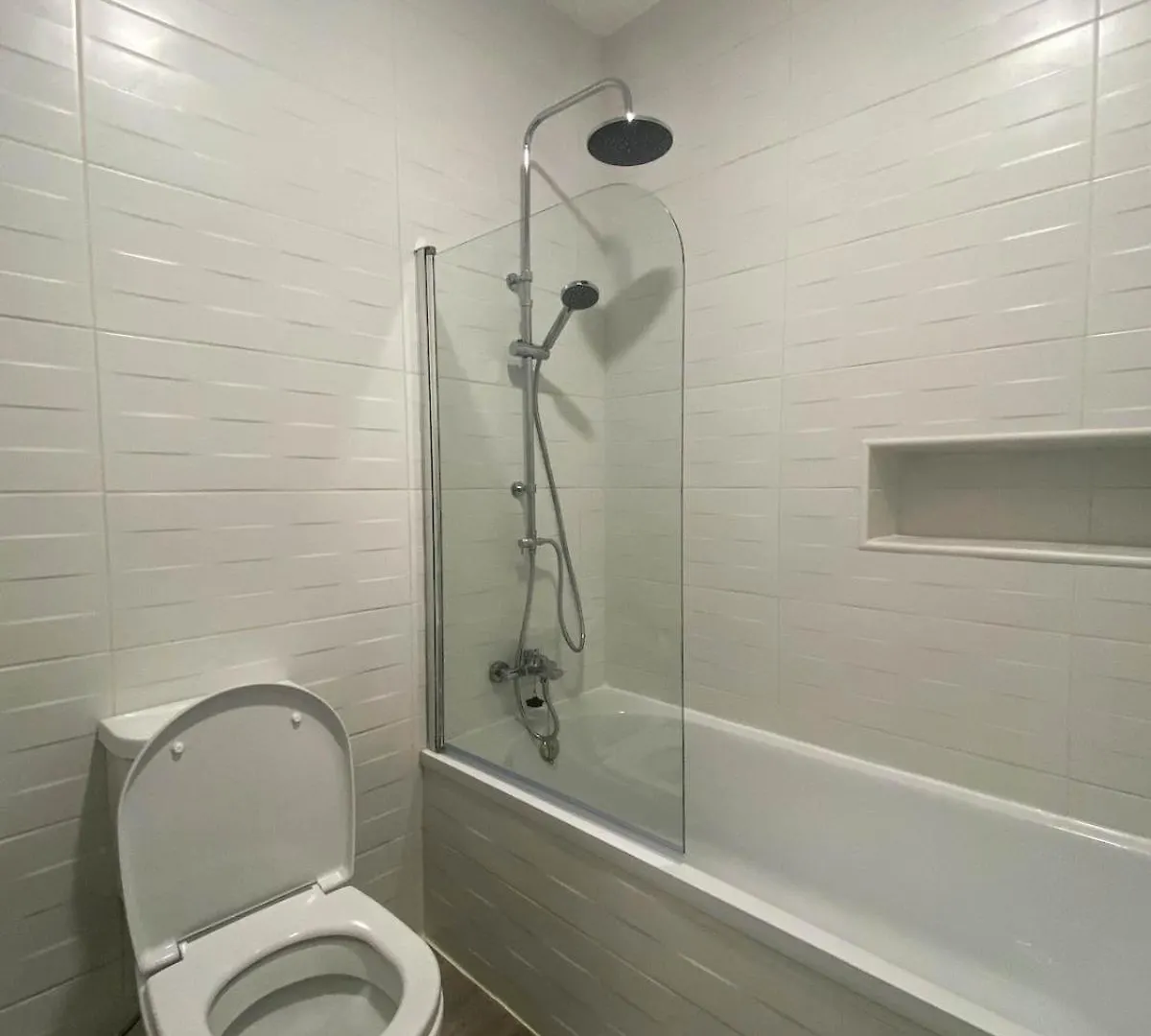 Modern And Central Town Apartment ماتشيكو